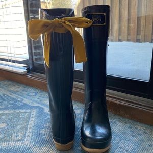 (Like new) Joules rain boots